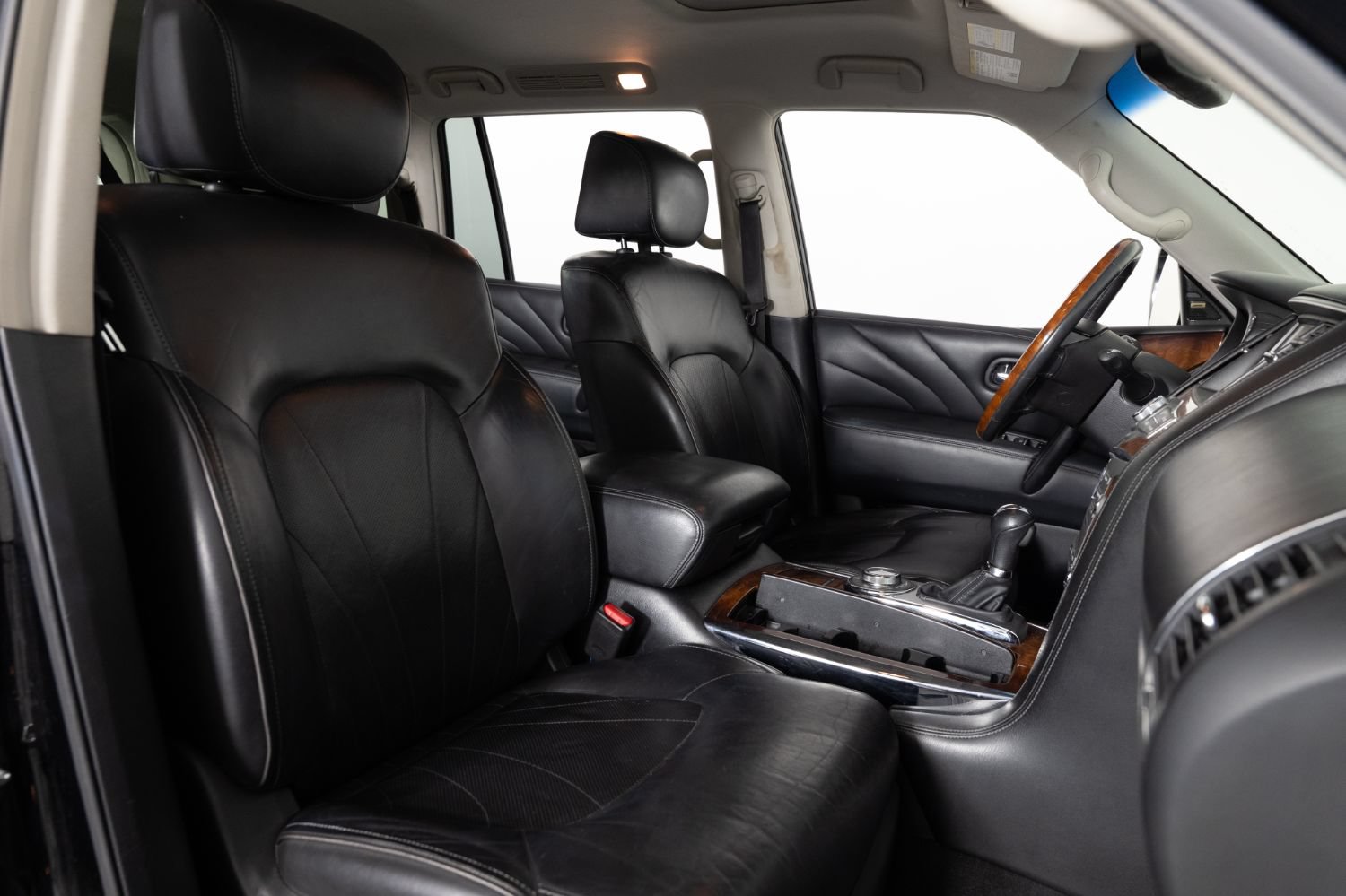 Used 2016 INFINITI QX80 4WD w/ Deluxe Technology Package image 32