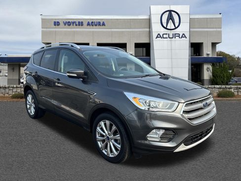 Used 2017 Ford Escape Titanium FWD image 3