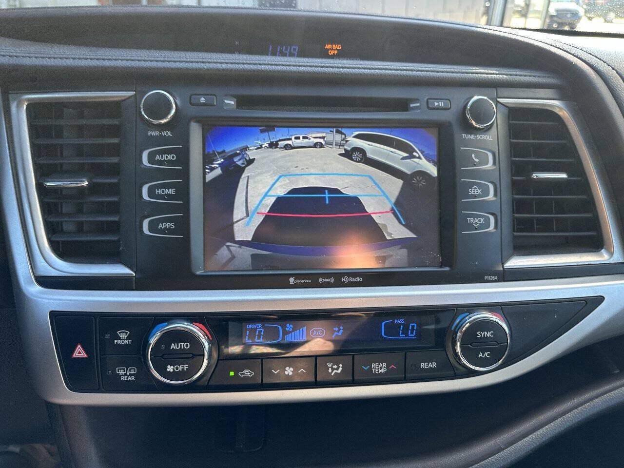 Used 2016 Toyota Highlander Plus FWD image 13