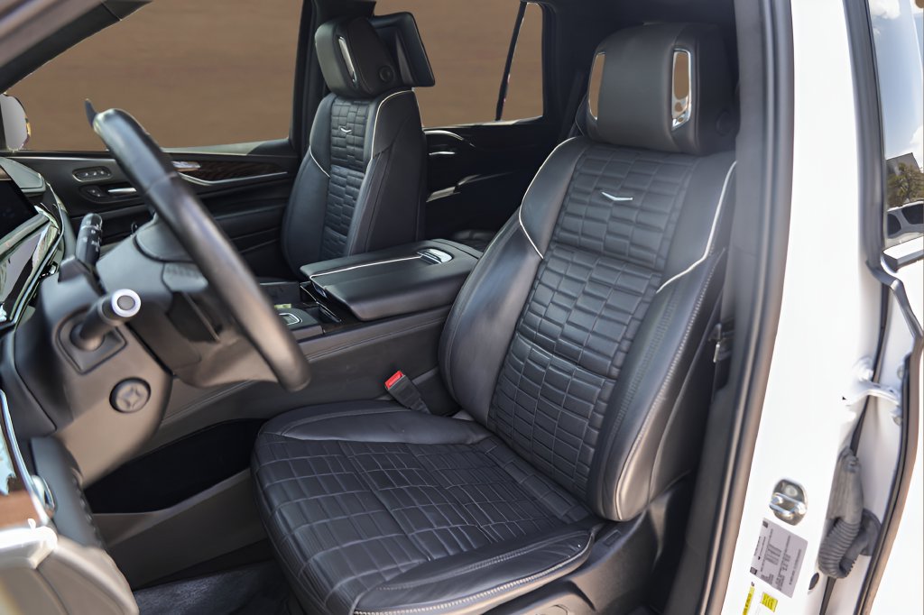 Used 2022 Cadillac Escalade Sport Platinum AWD/4WD image 12