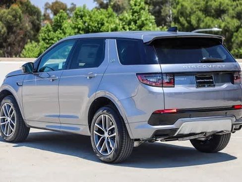 New 2024 Land Rover Discovery Sport S image 8