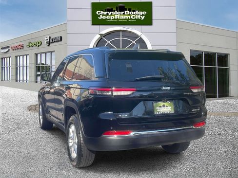 Used 2023 Jeep Grand Cherokee Limited AWD/4WD image 8
