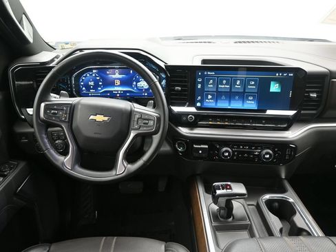 Used 2025 Chevrolet Silverado 1500 High Country w/ High Country Premium Package AWD/4WD image 13