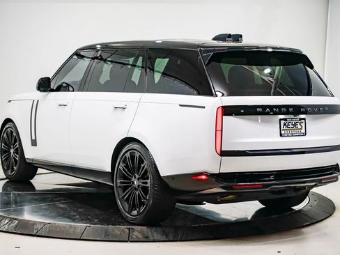Used 2024 Land Rover Range Rover Long Wheelbase SE AWD/4WD image 2