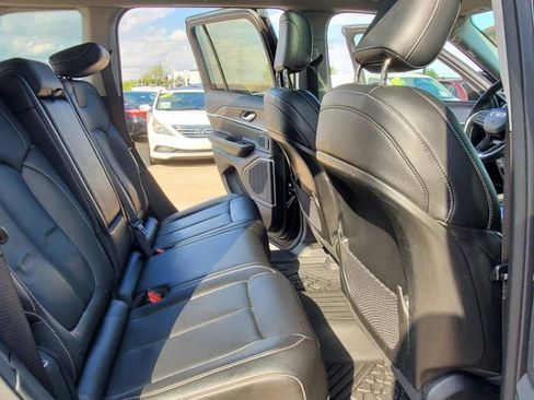 Used 2022 Jeep Grand Cherokee Limited AWD/4WD image 17