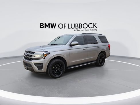 Used 2022 Ford Expedition XLT RWD image 4