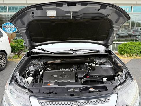 Used 2020 Mitsubishi Outlander ES AWD/4WD image 37