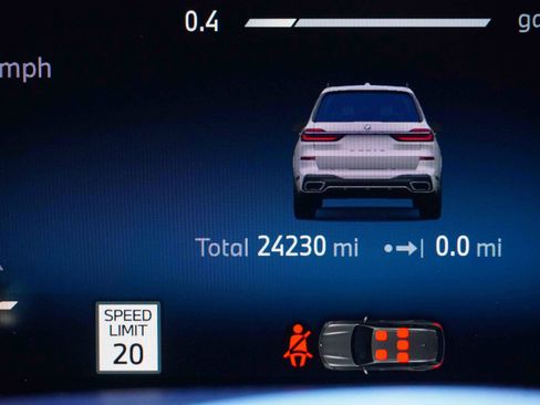 Used 2025 BMW X7 xDrive40i w/ M Sport Package image 20