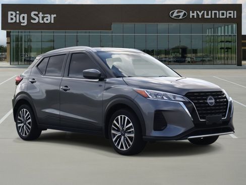 Used 2023 Nissan Kicks SV image 6