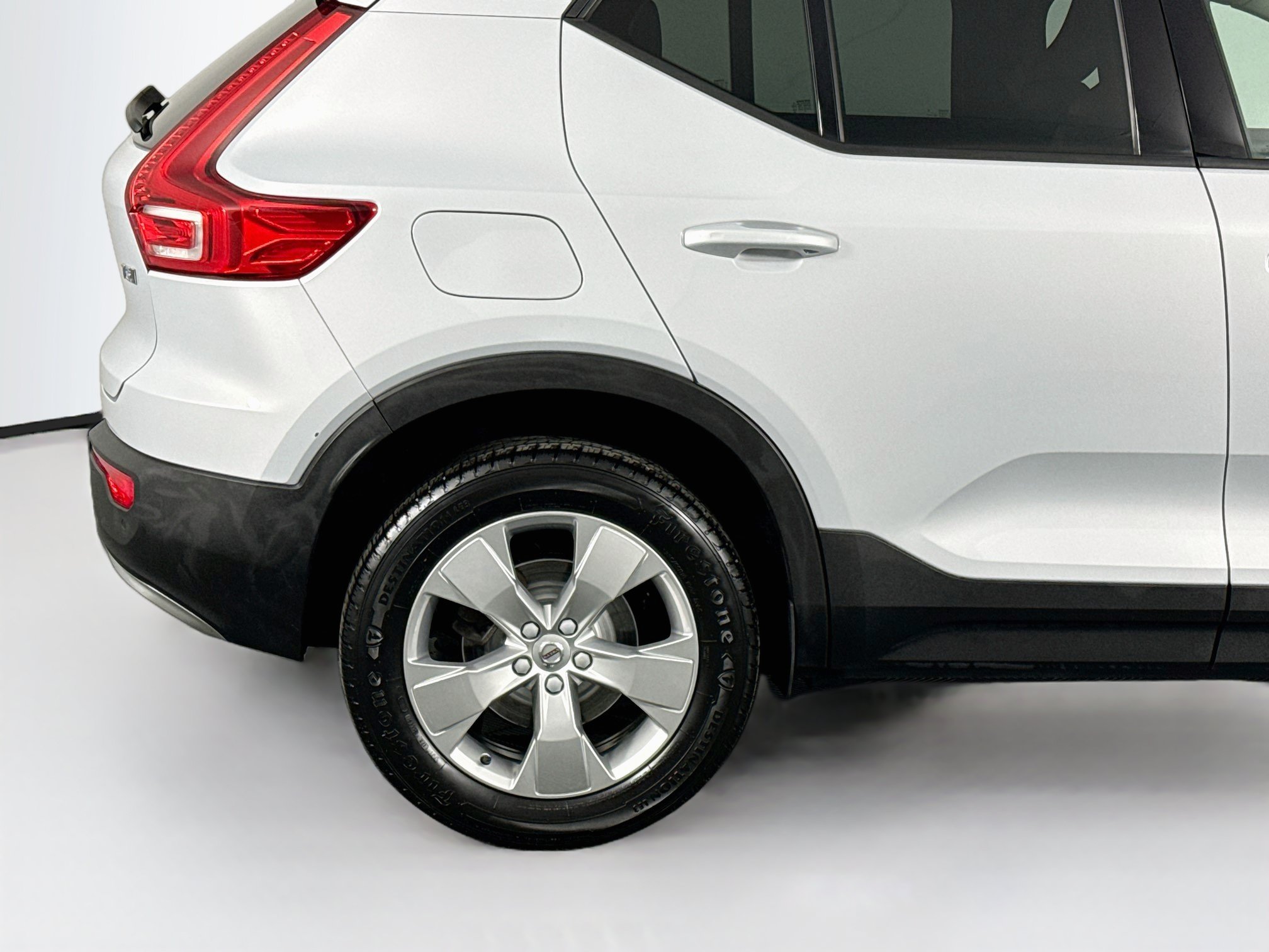 Used 2022 Volvo XC40 T5 Momentum AWD/4WD image 42
