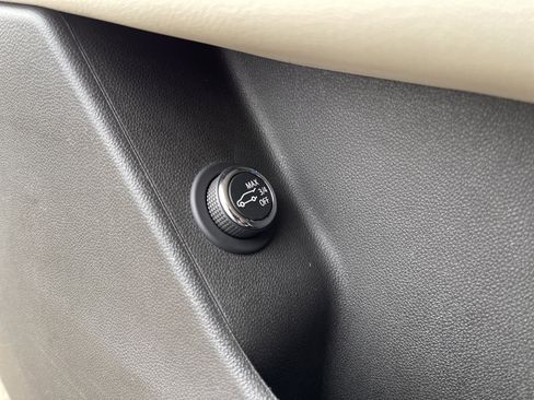 Used 2023 Cadillac XT6 Sport image 17