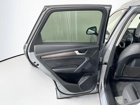 Used 2021 Audi Q5 Premium w/ Convenience Package image 27