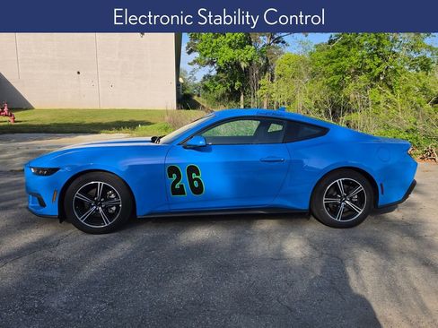 Used 2025 Ford Mustang Coupe image 9