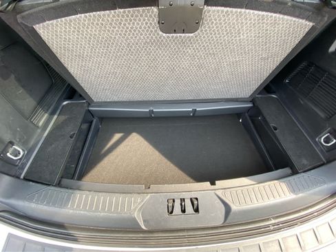Used 2025 Ford Explorer ST-Line w/ ST-Line Street Pack AWD/4WD image 11