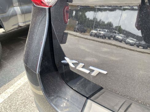 Used 2021 Ford Explorer XLT w/ Equipment Group 202A RWD image 10