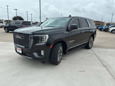 Used 2023 GMC Yukon Denali Ultimate AWD/4WD image 7