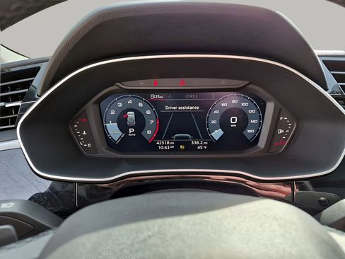 Used 2021 Audi Q3 2.0T Premium Plus w/ Premium Plus Package image 37