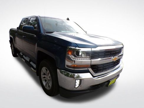 Used 2018 Chevrolet Silverado 1500 LT w/ All Star Edition AWD/4WD image 9