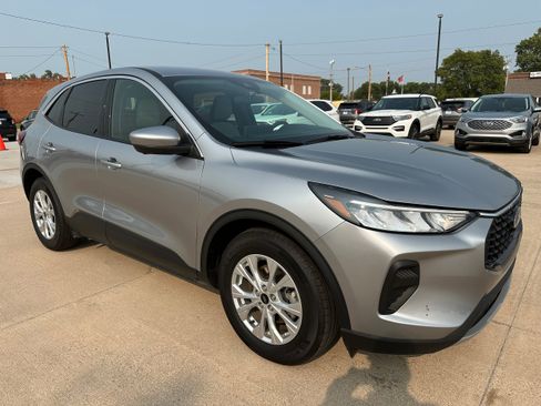 Used 2023 Ford Escape Active w/ Tech Pack #2 image 8