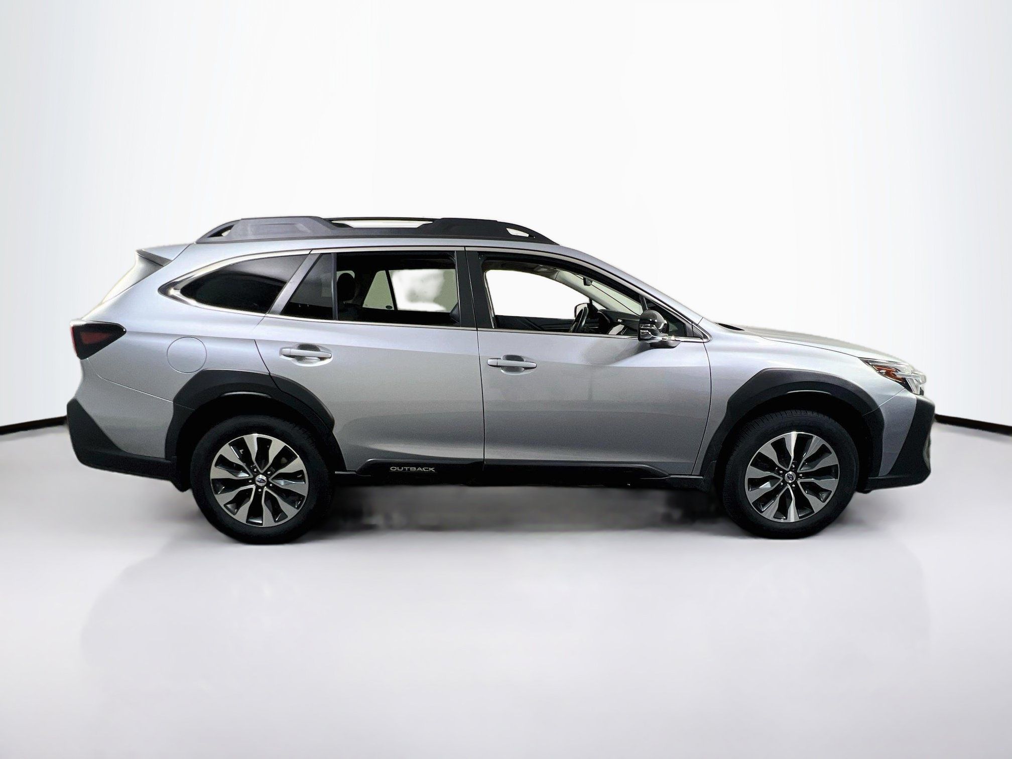 Used 2023 Subaru Outback Limited XT AWD/4WD image 4