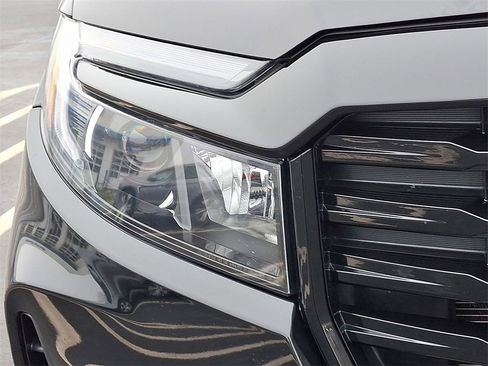 Used 2024 Honda Passport Black Edition image 12