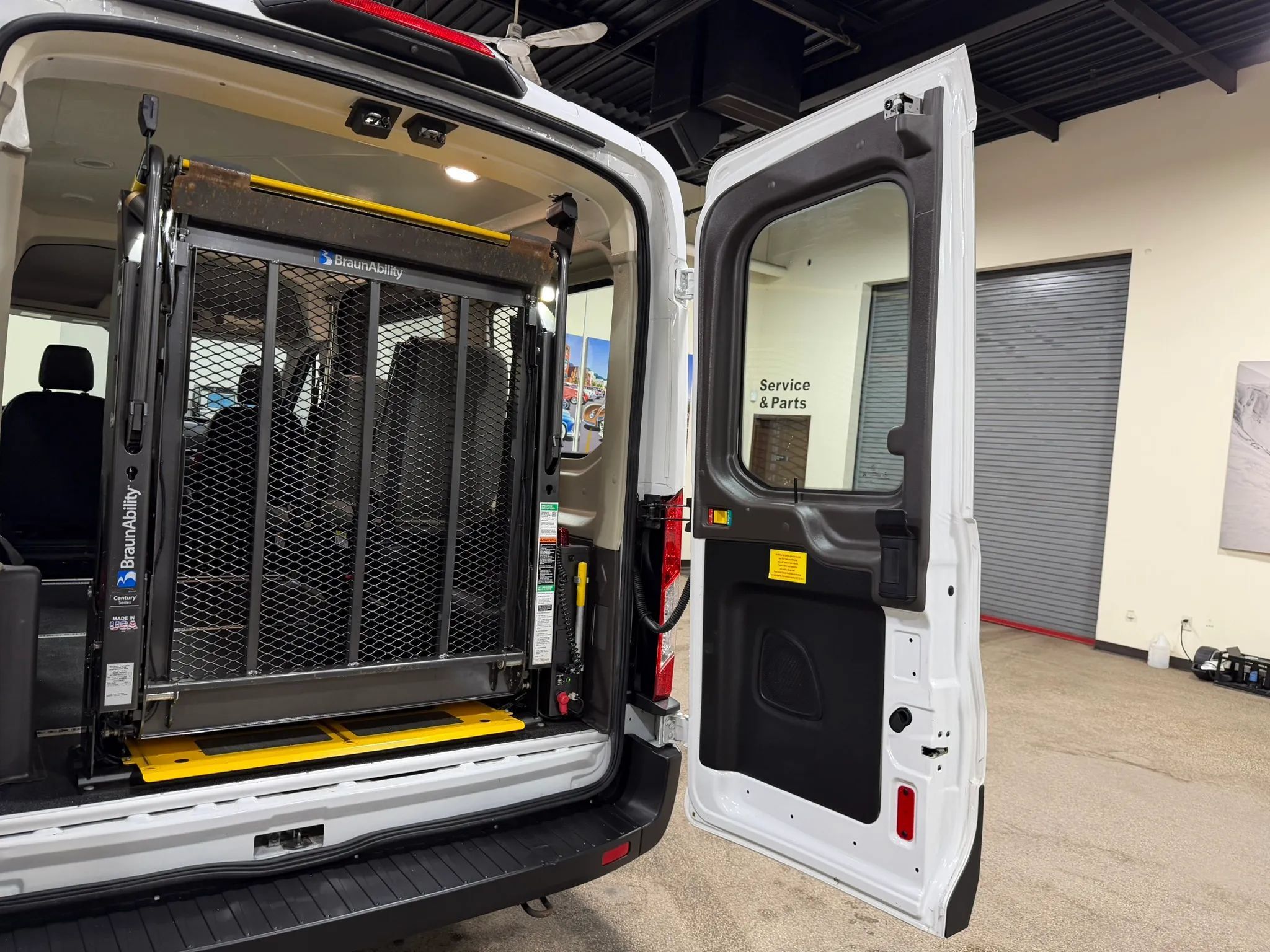 Used 2020 Ford Transit 150 Medium Roof RWD image 44