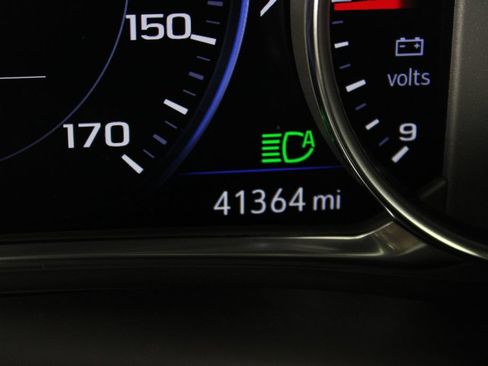 Used 2023 Chevrolet Traverse High Country FWD image 28
