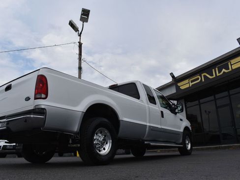 Used 2001 Ford F250 Lariat image 7