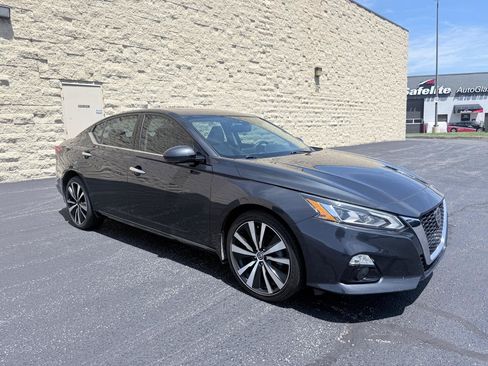 Used 2022 Nissan Altima 2.5 Platinum AWD/4WD image 7