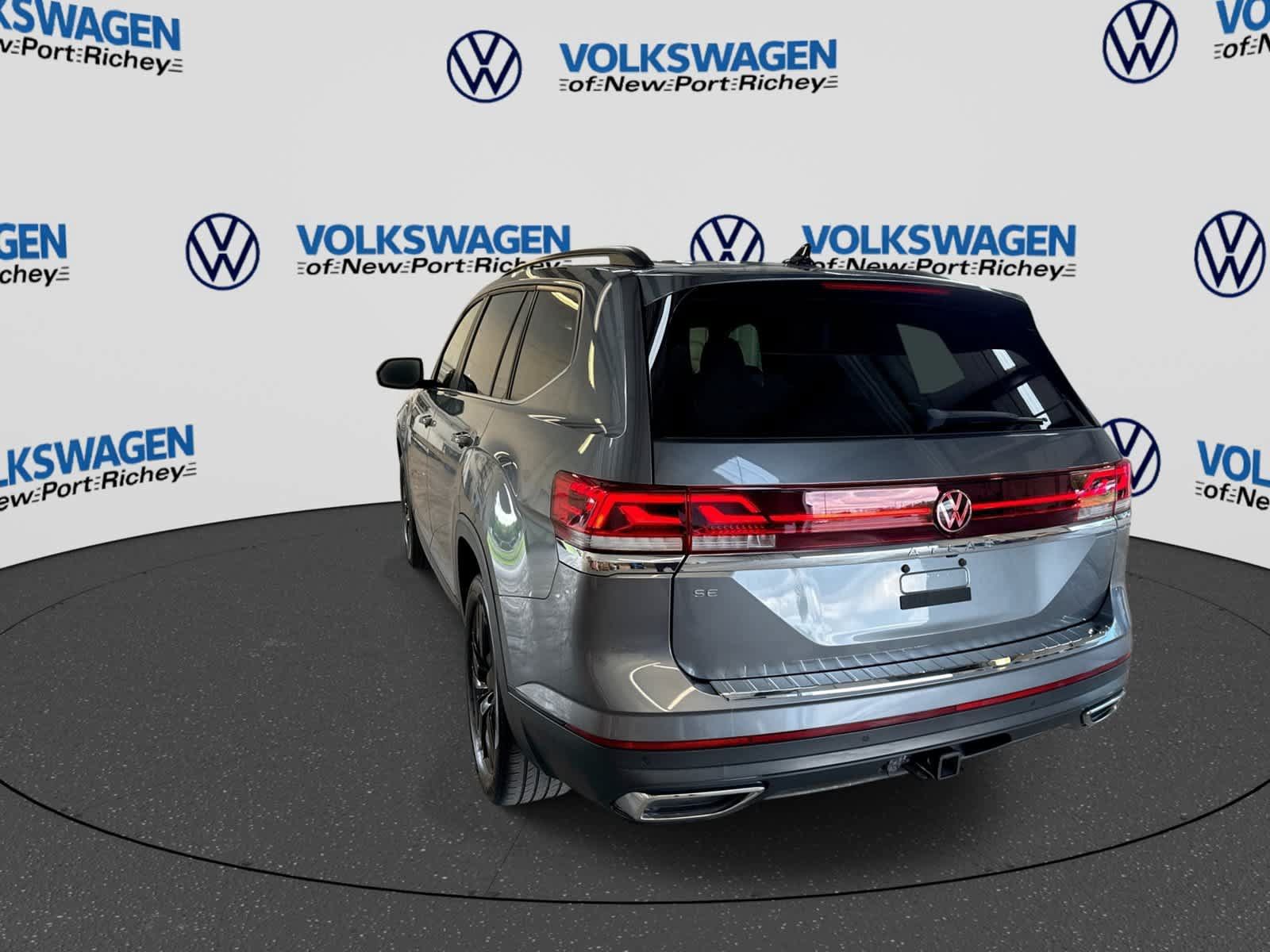Used 2024 Volkswagen Atlas SE FWD image 12