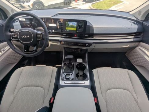 New 2026 Kia Carnival EX FWD image 18