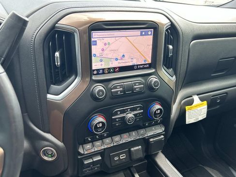 Used 2020 Chevrolet Silverado 1500 High Country w/ Technology Package AWD/4WD image 37