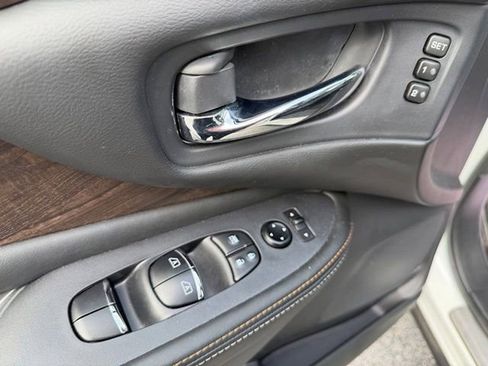 Used 2024 Nissan Murano Platinum w/ Cargo Package AWD/4WD image 11