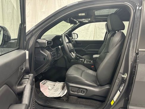 Used 2025 Toyota 4Runner TRD Off-Road Premium w/ Tow Technology Package image 10