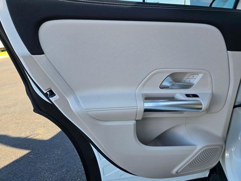 Used 2021 Mercedes-Benz GLA 250 4MATIC image 20