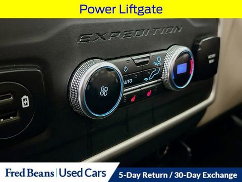 Used 2022 Ford Expedition Max Limited image 34
