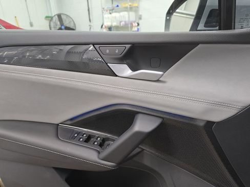 New 2026 Volkswagen Tiguan SE FWD image 12