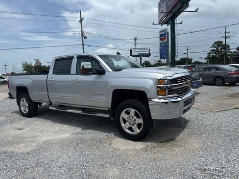 Used 2015 Chevrolet Silverado 2500 LT AWD/4WD image 5
