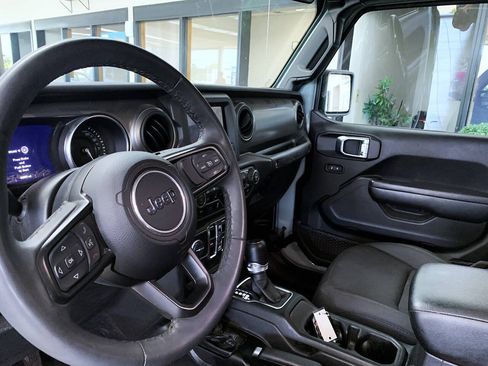 Used 2023 Jeep Wrangler Unlimited w/ Cold Weather Group AWD/4WD image 9