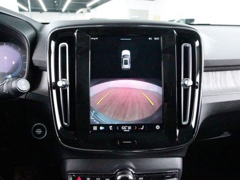 Certified 2023 Volvo XC40 B5 Plus w/ Protection Package Premier image 15