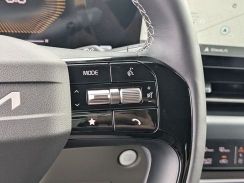 New 2027 Kia Carnival LX FWD image 30