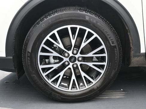 New 2024 Ford Escape SE image 28