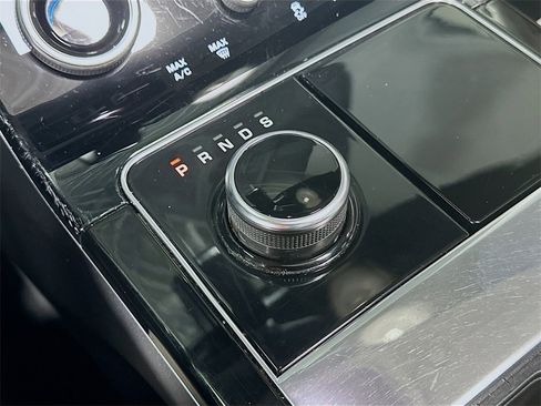 Used 2019 Land Rover Range Rover Velar R-Dynamic SE image 18