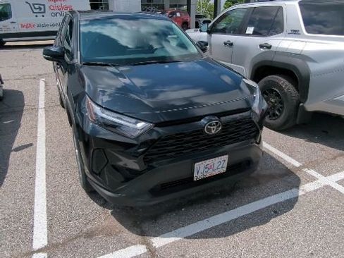 Used 2023 Toyota RAV4 LE AWD/4WD image 6
