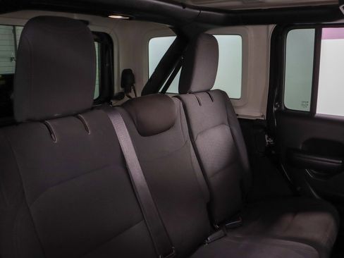 Used 2018 Jeep Wrangler Unlimited Sport S image 28