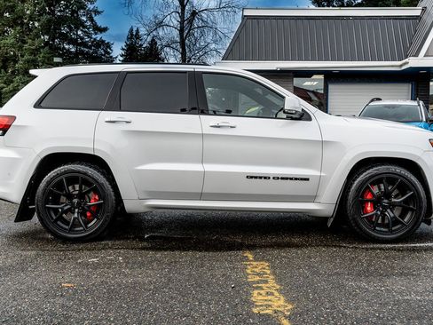 Used 2019 Jeep Grand Cherokee SRT image 15