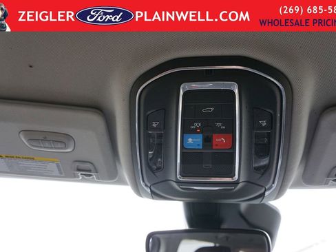 Used 2023 Jeep Grand Cherokee Limited image 31