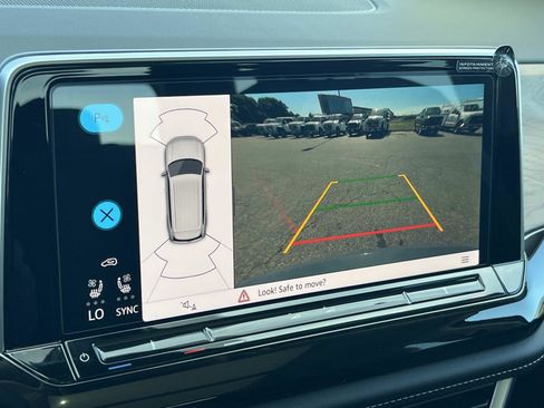 New 2026 Volkswagen Atlas SE FWD image 14