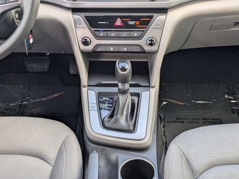 Used 2017 Hyundai Elantra SE FWD image 16
