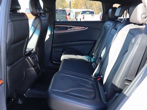 Used 2020 Lincoln Nautilus Reserve image 26